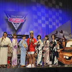 左から：パンツェッタ・ジローラモ、福澤朗、朴璐美、戸田恵子、山口智充、Perfume