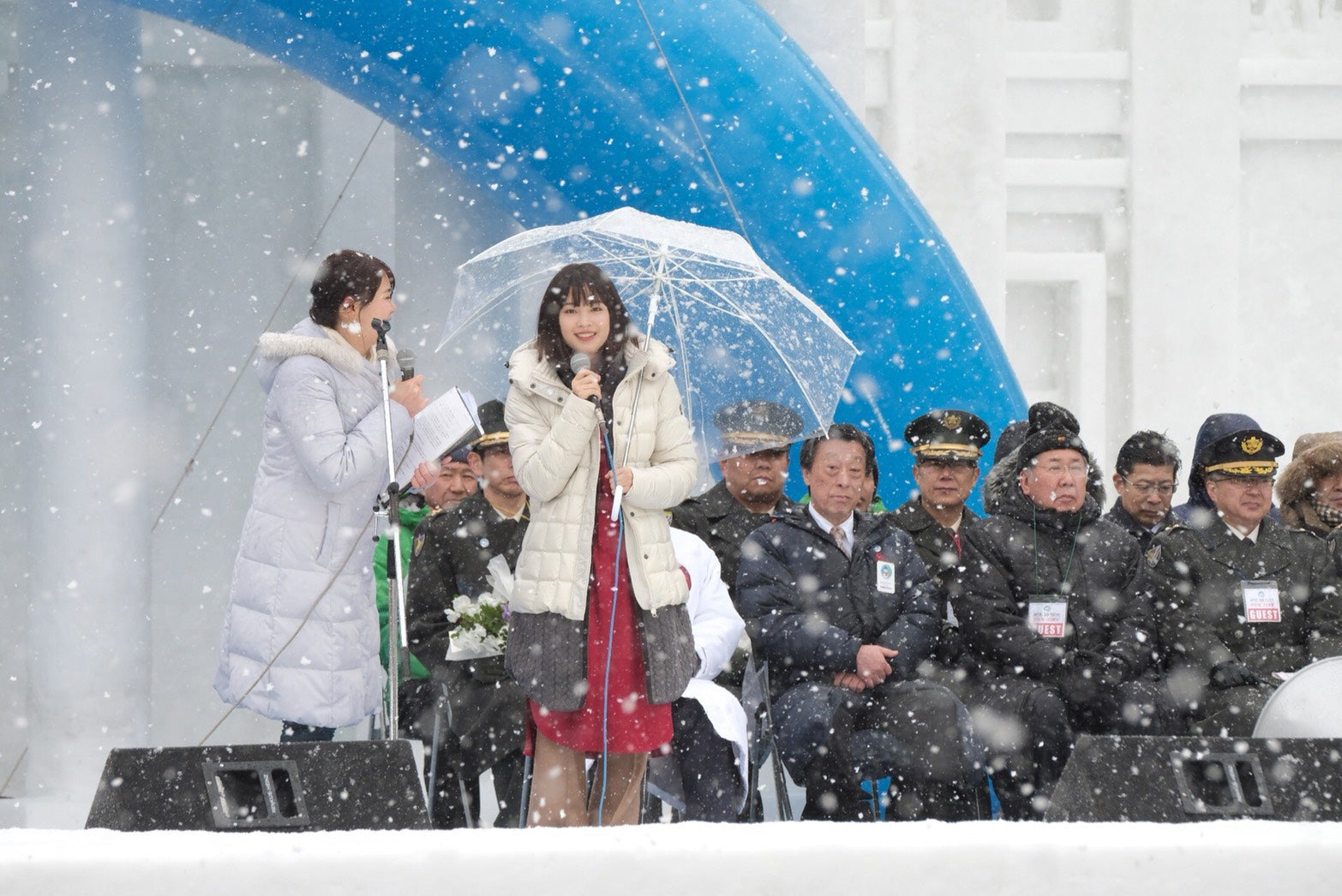 広瀬すず（中央）（C）NHK