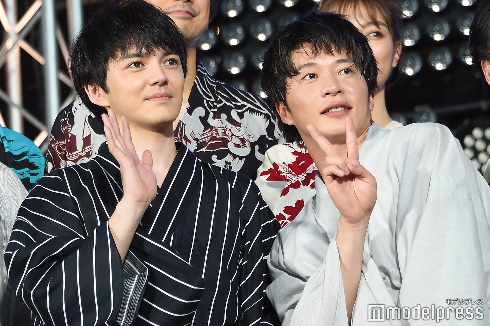 仲良し林遣都＆田中圭（C）モデルプレス