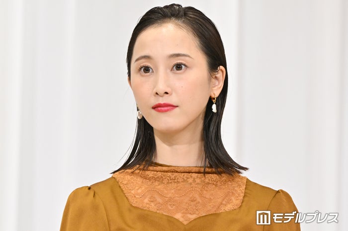 松井玲奈、手編みの自作服公開「売り物かと思った」「すごすぎる」と反響続々