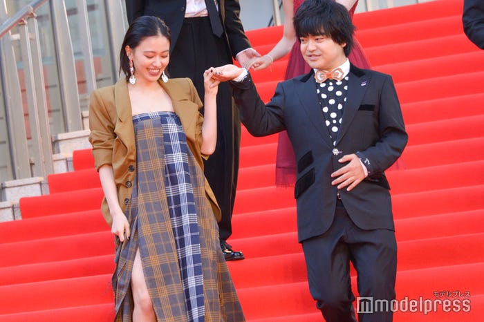 山本舞香を加藤諒がエスコート(C)モデルプレス(C)モデルプレス