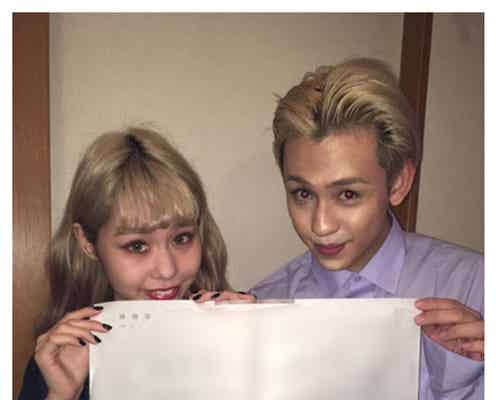 ぺこ、りゅうちぇるとの結婚の経緯、プロポーズ、両親へ挨拶…ノロケ全開!2ショットで報告「ただただとっても幸せ」