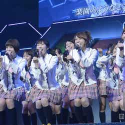 「『思い出せる君たちへ』~AKB48全グループ公演~」開幕/「PARTYが始まるよ」公演(C)AKS