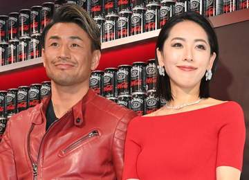 魔裟斗「弟子の心もサイボーグに」愛妻・矢沢心の最新ショットがすごっ 3児ママとは思えない美ボディに「奥さん筋肉質」「ほんと好きすぎる夫婦」