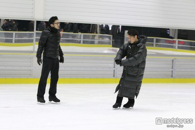 真剣な表情で練習を重ねる