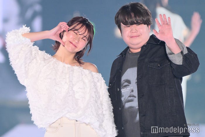 夜のひと笑い(C)モデルプレス