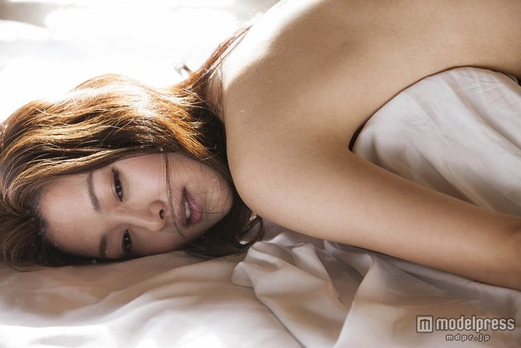 ヌード姿で美ボディ披露 笛木優子のsexyショット公開 モデルプレス ヌード姿で美ボディ披露 笛木優子のsexyショット公開 モデルプレス