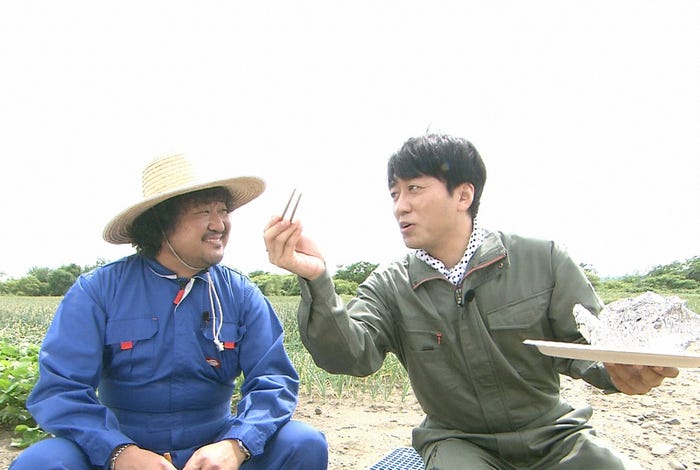 葉加瀬太郎と安住紳一郎アナ(C)TBS