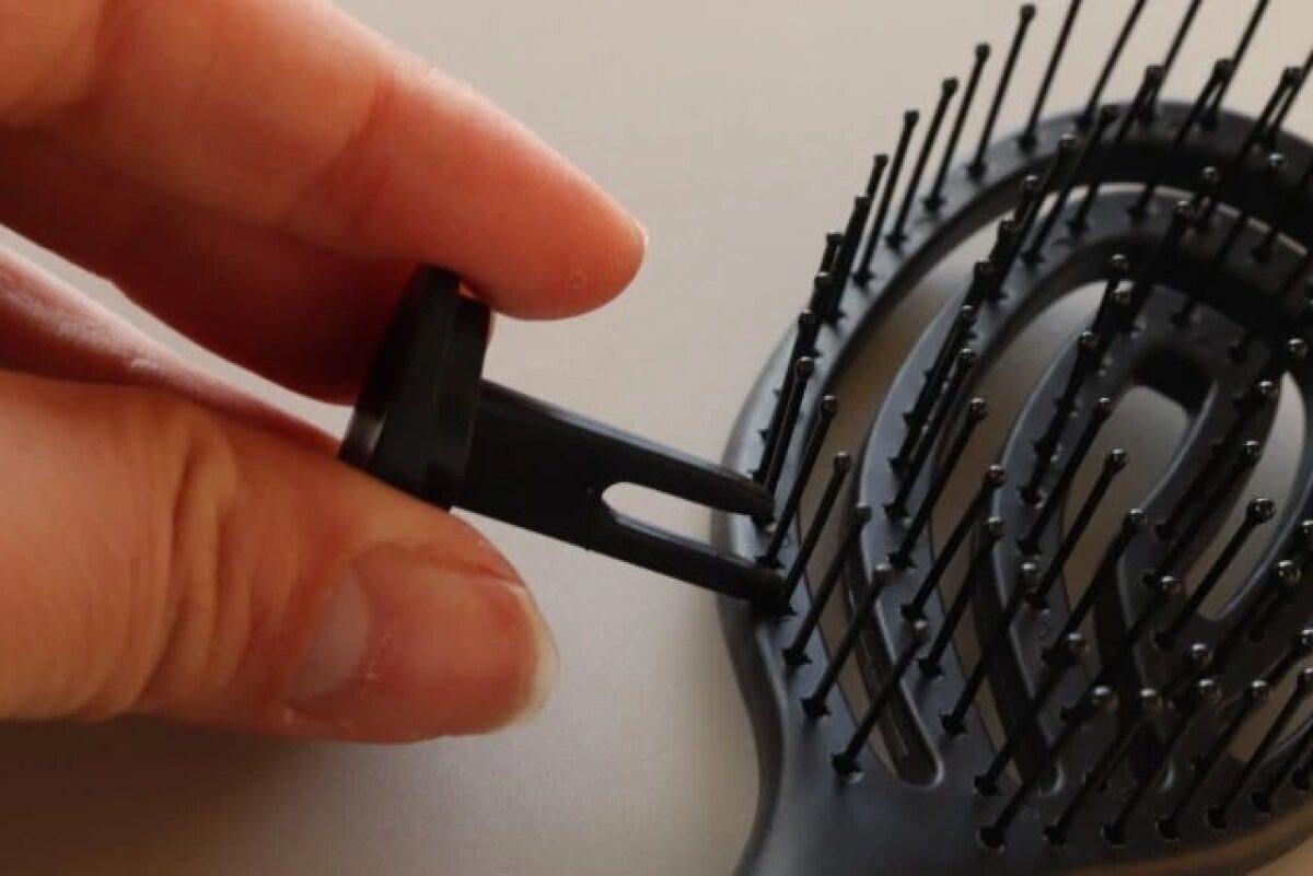 ダイソー 乾きやすいブローブラシ(16.2cm×6.1cm) クリーナー ダイソー 乾きやすいブローブラシ(16.2cm×6.1cm) クリーナー