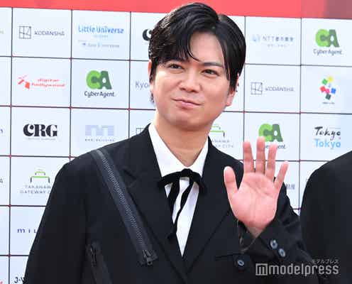 NEWS加藤シゲアキ、リボンタイのフォーマルスタイルでレカペ登場【SSFF&ASIA2025】
