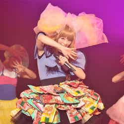 「HARAJUKU KAWAii!!!!WINTER 2011」でライブを行ったきゃりーぱみゅぱみゅ