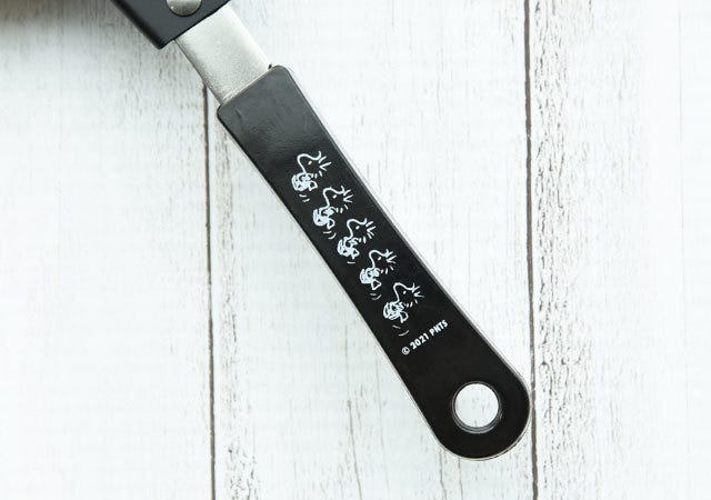 可愛すぎるスヌーピー付録が爆誕 買い逃し厳禁 便利なパンケーキパン ランチプレート付ムック モデルプレス