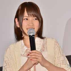 映画「シー・トレマーズ」の公開直前イベントに登場したAKB48の川栄李奈