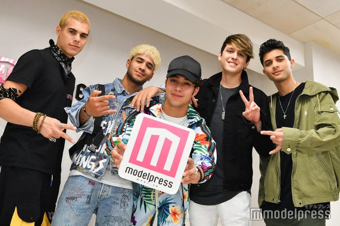 CNCO(左から:サブディエル、リチャード、ジョエル、クリストファー、エリック) (C)モデルプレス