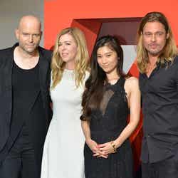 (左から)マーク・フォースター監督、製作のデデ・ガードナー氏、篠原涼子、ブラッド・ピット