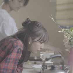 板野友美「すき。ということ」（2月13日発売）MVより（提供画像）