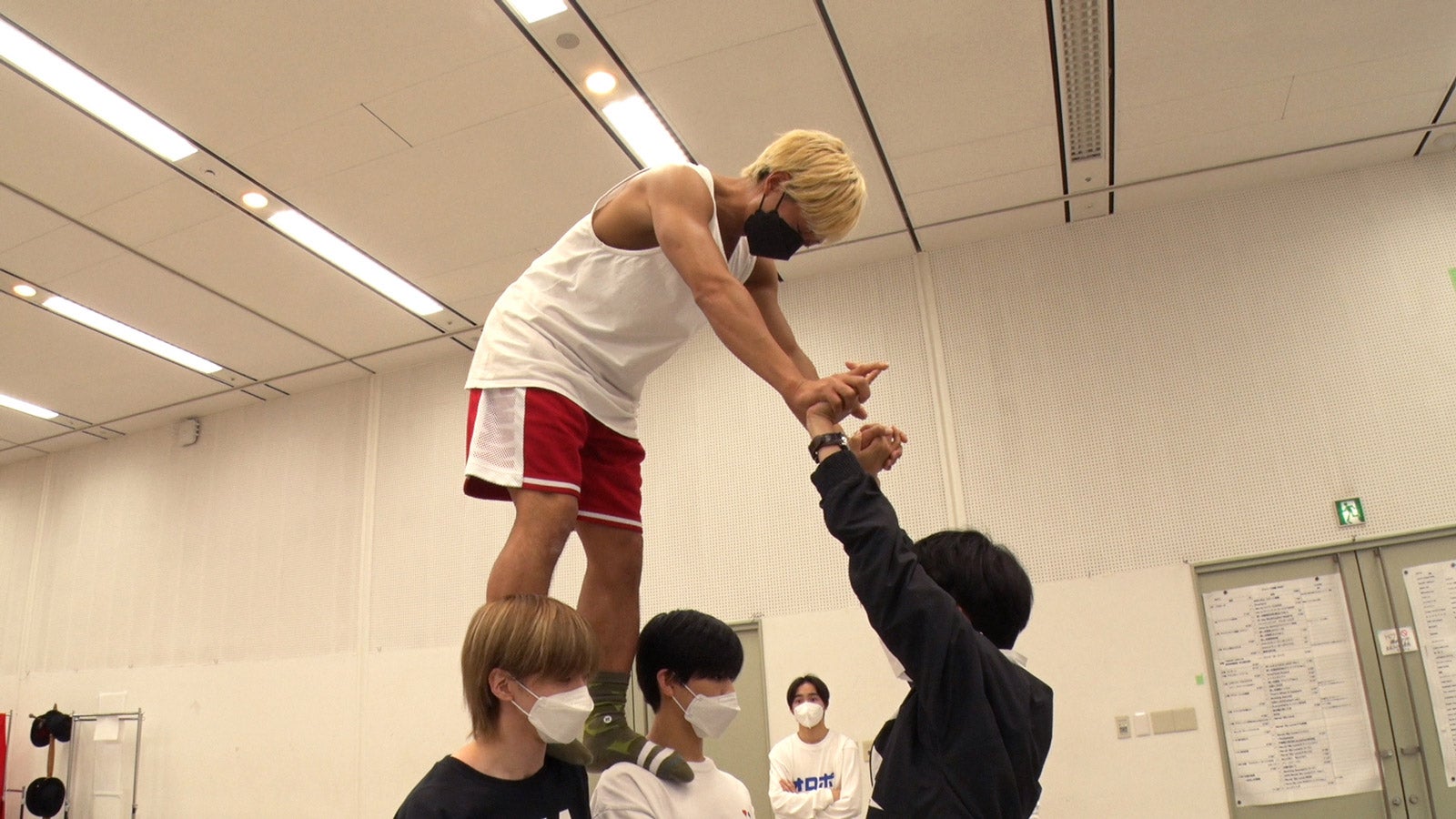 （上段）塚田僚一（下段左から）林蓮音、菅田琳寧（C）フジテレビ