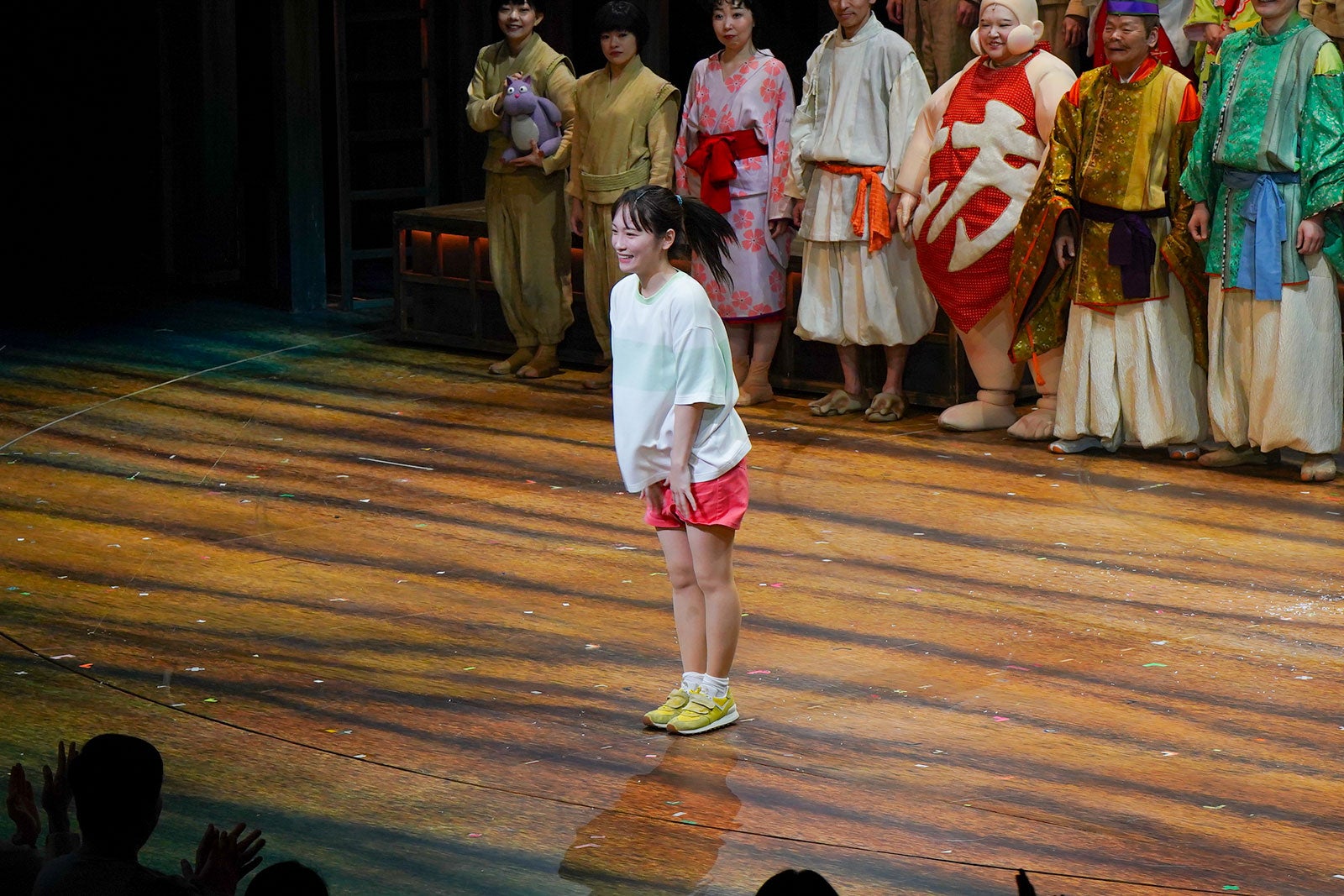 川栄李奈／舞台「千と千尋の神隠し」ソウル公演カーテンコールより（提供写真）