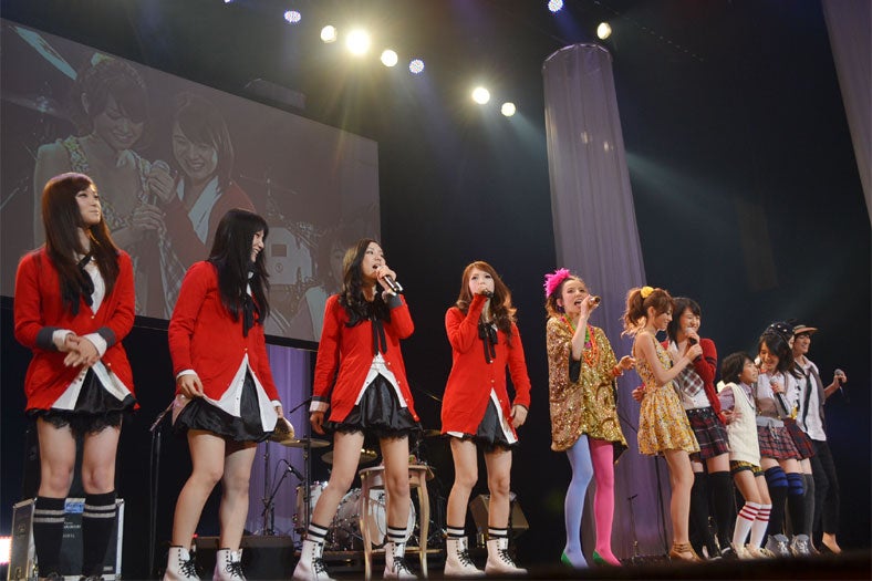 左から：SCANDAL、ベッキー♪♯、桐谷美玲、bump.y（バンピー）