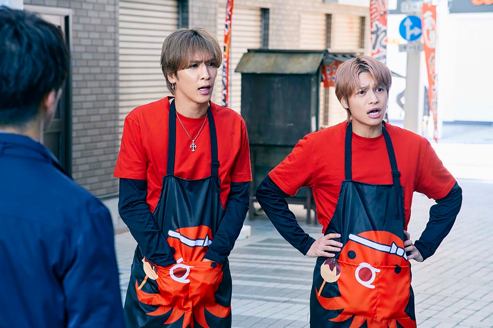 藤井流星、中間淳太（C）2025「裏社員。-スパイやらせてもろてます‐」製作委員会