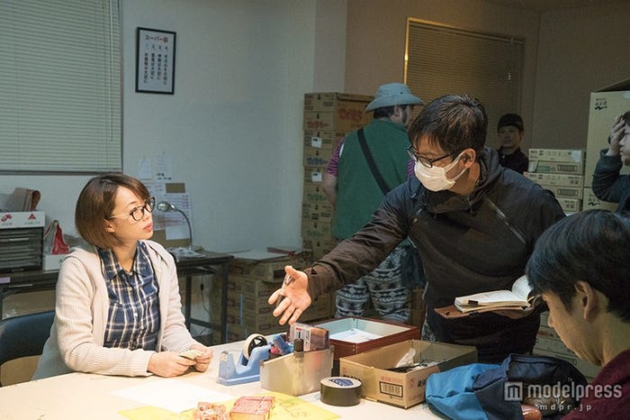 井上和香(左)(C) R&D運命共同体2015