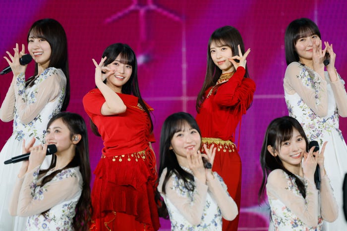 乃木坂46(C)乃木坂46LLC
