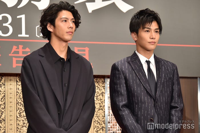 初共演となった賀来賢人&岩田剛典(C)モデルプレス