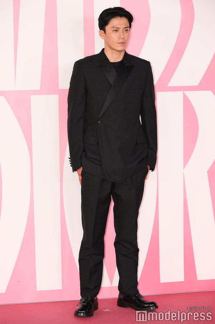 小栗旬(C)モデルプレス