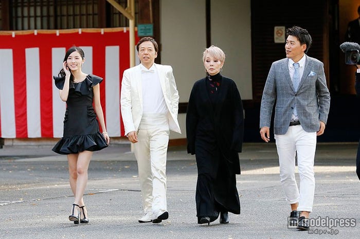 (左から)松井珠理奈、板尾創路、研ナオコ、竹永典弘監督