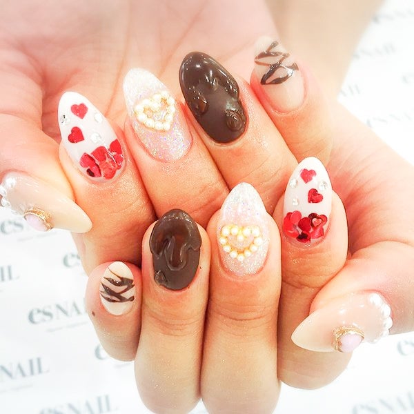 マットコートでチョコレートの質感を再現（画像提供：esNAIL）