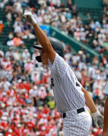 初出場・有明が3試合連続逆転勝利で劇的8強！八回に3安打4盗塁で4点奪取 高見監督「熊本の人に少しでも力になれば」熊本地震の被災地に届ける快勝