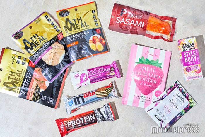 ジャーキーやチキン、卵、飲料、プロテインバーなど、多忙な女性も取り入れやすいよう種類が豊富に(C)モデルプレス