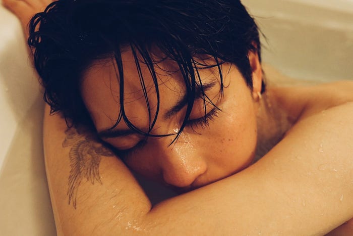 岩橋玄樹1st写真集先行カット(画像提供:講談社)