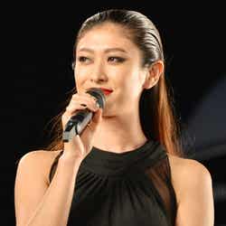 「a-nation&GirlsAward lsland collection」に登場した山田優