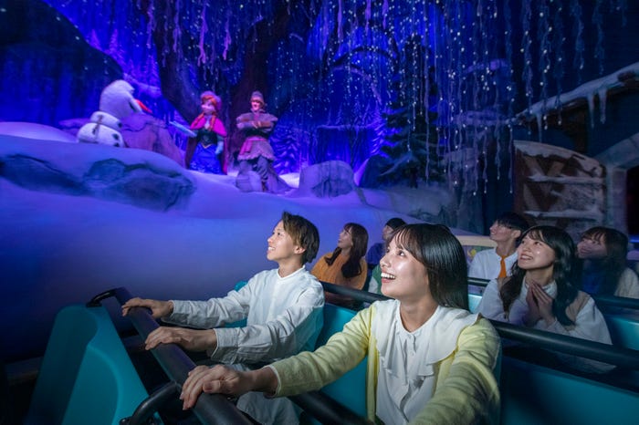 「フローズンキングダム」(C)Disney