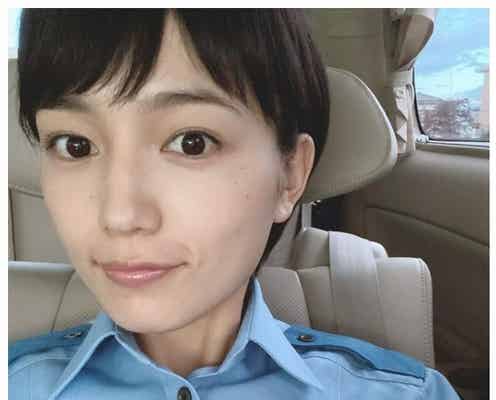 川口春奈、久々警官服×ショートヘア姿公開にファン歓喜「女神」「また見られるの嬉しい」