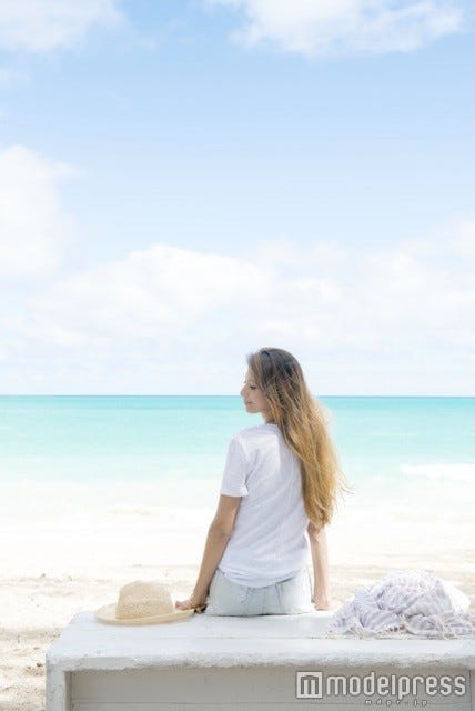 吉川ひなの「offto Hawaii(オフトゥ ハワイ)」より(画像提供:所属事務所)