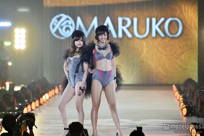 (左から)LinQの坂井朝香、松村くるみ