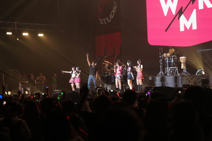 NewJeans(C)2023 ADOR. All Rights Reserved.