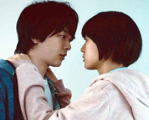 中村倫也、キス寸前 主演映画「人数の町」公開決定「今、世に出るべき作品」