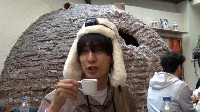 WEST.藤井流星、“違いがわかる男”に？海外ロケで一生モノと出会う