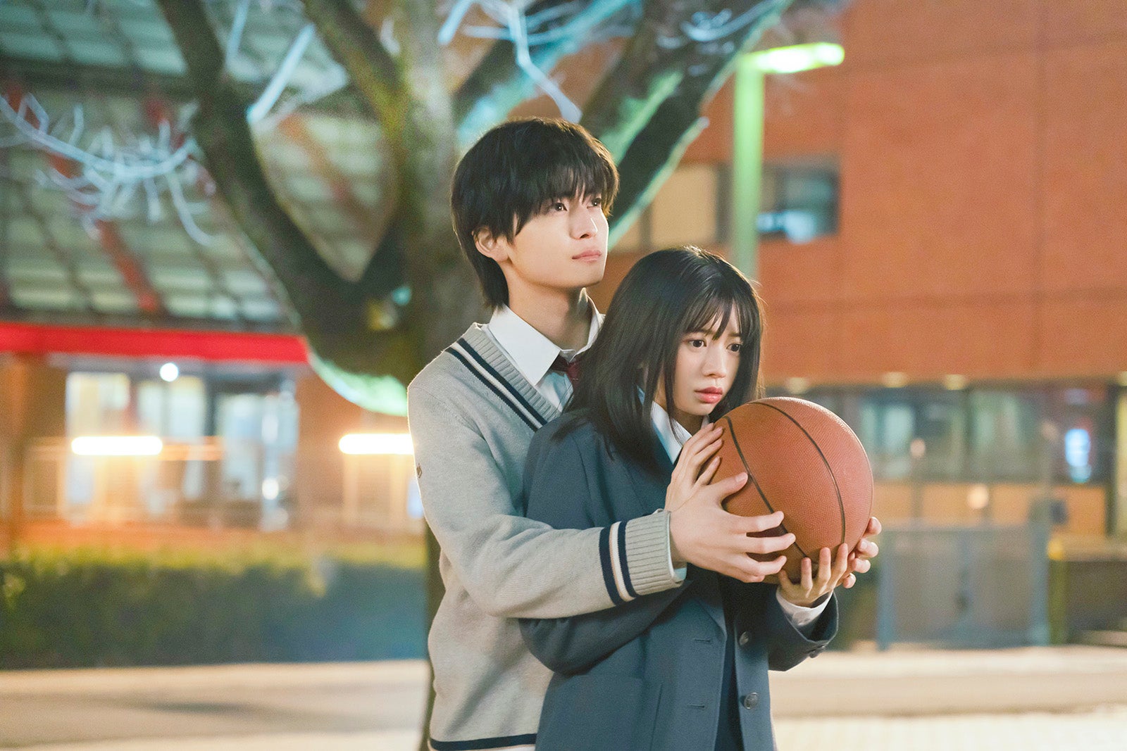 高橋文哉、桜田ひよりをバックハグ「交換ウソ日記」新場面写真一挙解禁