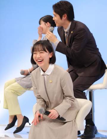 芦田愛菜は「努力の天才肌」高橋文哉が感心…現場で台本ほぼ見ない姿に「いつ努力しているのか」
