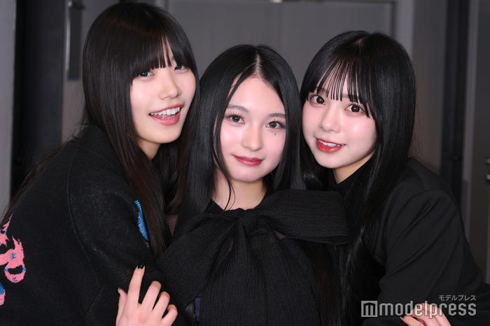 奥田彩友/SWEET STEADY、桐原美月/CANDY TUNE、増田彩乃/CUTIE STREET(C)モデルプレス