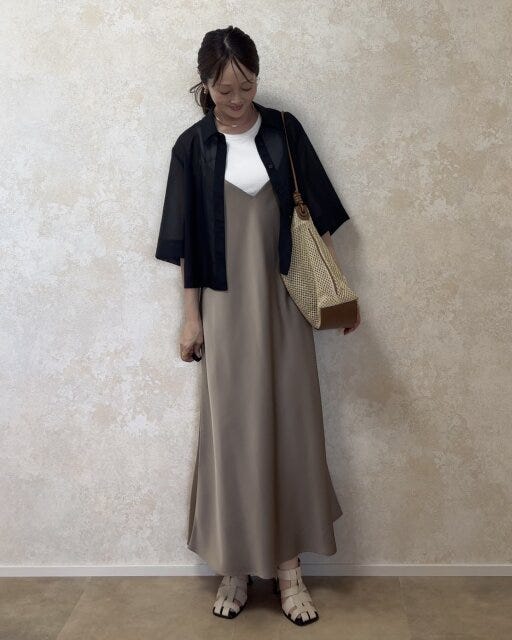 着回しコーデ③シアーシャツでちょい甘めな大人カジュアルコーデ
