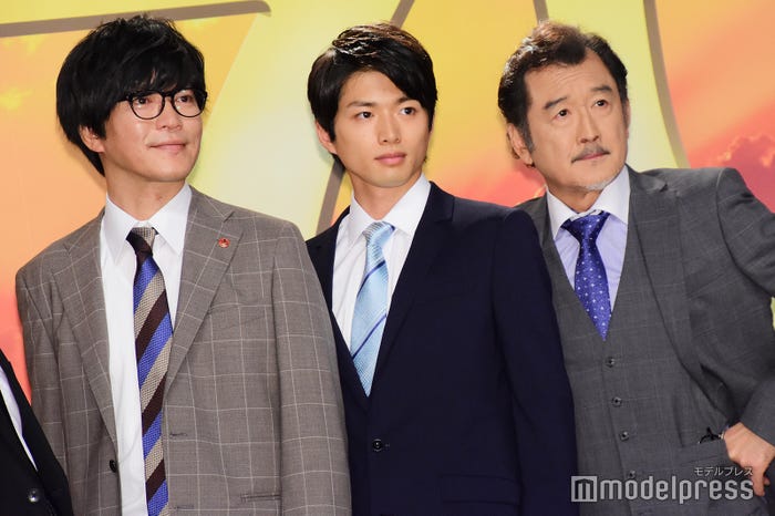 (左から)田辺誠一、白洲迅、吉田鋼太郎(C)モデルプレス