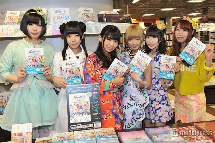 でんぱ組.inc(左から)夢眠ねむ、相沢梨紗、古川未鈴、最上もが、藤咲彩音、成瀬瑛美