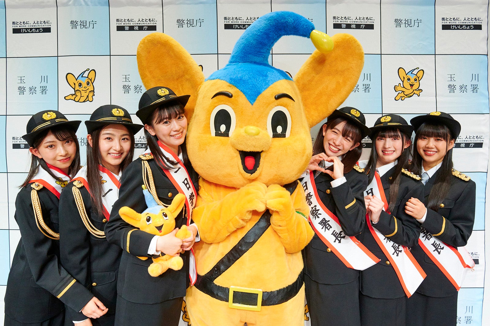 （左から）辻野かなみ、杏ジュリア、坂井仁香、小泉遥香、菅田愛貴、吉川ひより／超ときめき宣伝部（提供写真）