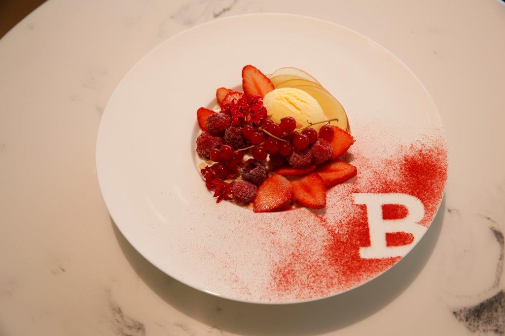 赤い果実のミューズリー／画像提供：バリー・ジャパン