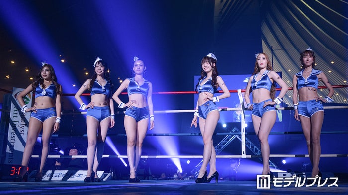 「K-1 GIRLS 2026」がリングデビュー 美スタイル際立つコスチュームで華添える